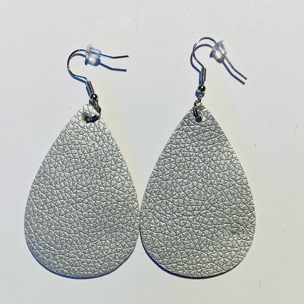 3 for $12 🎉 Faux Leather Teardrop Dangle Earrings